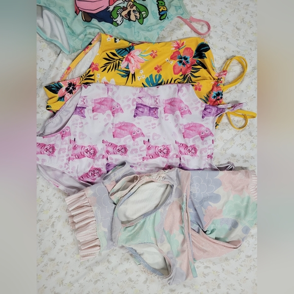 Girls swimsuit lot - Picture 2 of 3